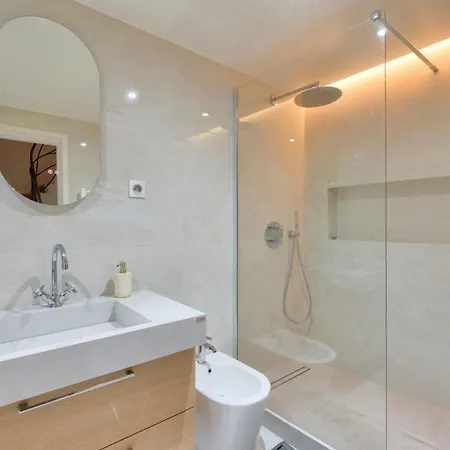Holiday home Prestigious 5br Avenue Foch - Arc De Triomphe
