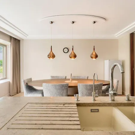Holiday home Prestigious 5br Avenue Foch - Arc De Triomphe Paris